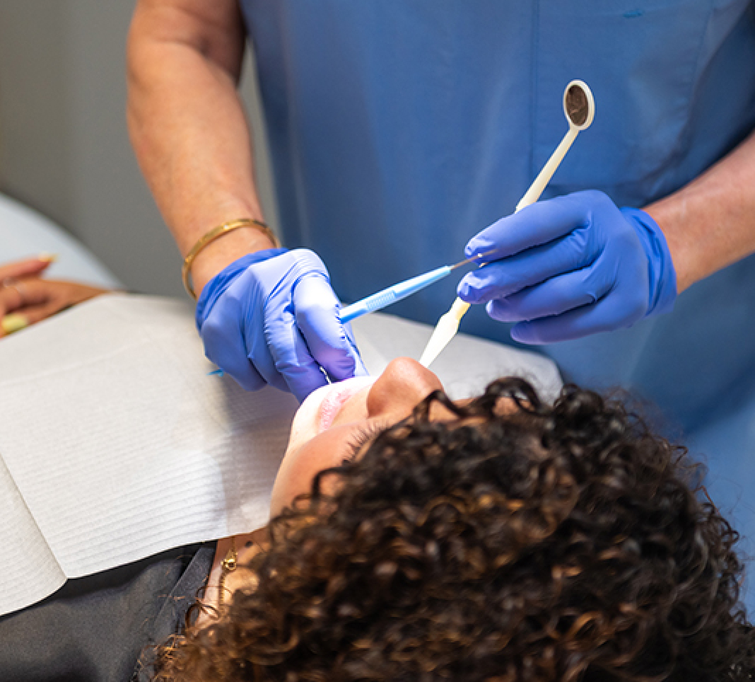 Mask group 5678656 Consultation de prévention bucco-dentaire avec la chirurgienne dentiste de santé au travail